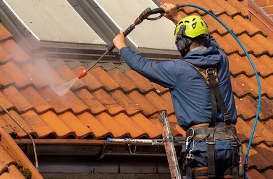 Démoussage et hydrofuge de toiture à Croze